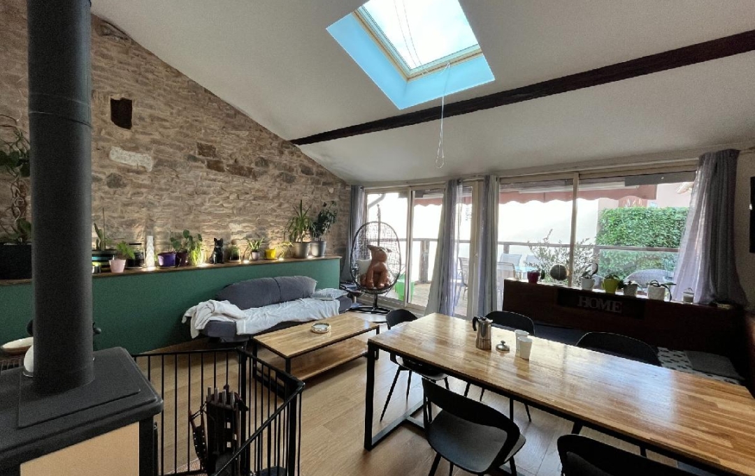 Plan A Immobilier : Maison / Villa | CHEVAGNY-LES-CHEVRIERES (71960) | 161 m2 | 360 000 € 